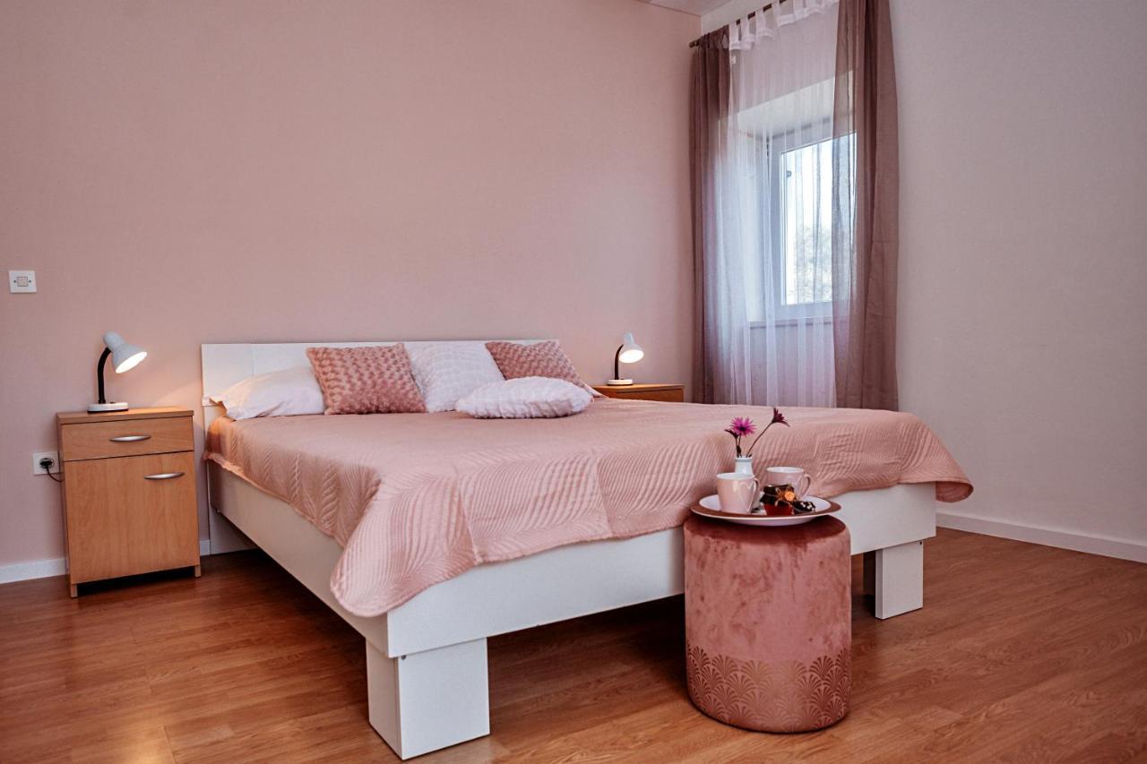 Rooms Emilija Božava Exteriér fotografie